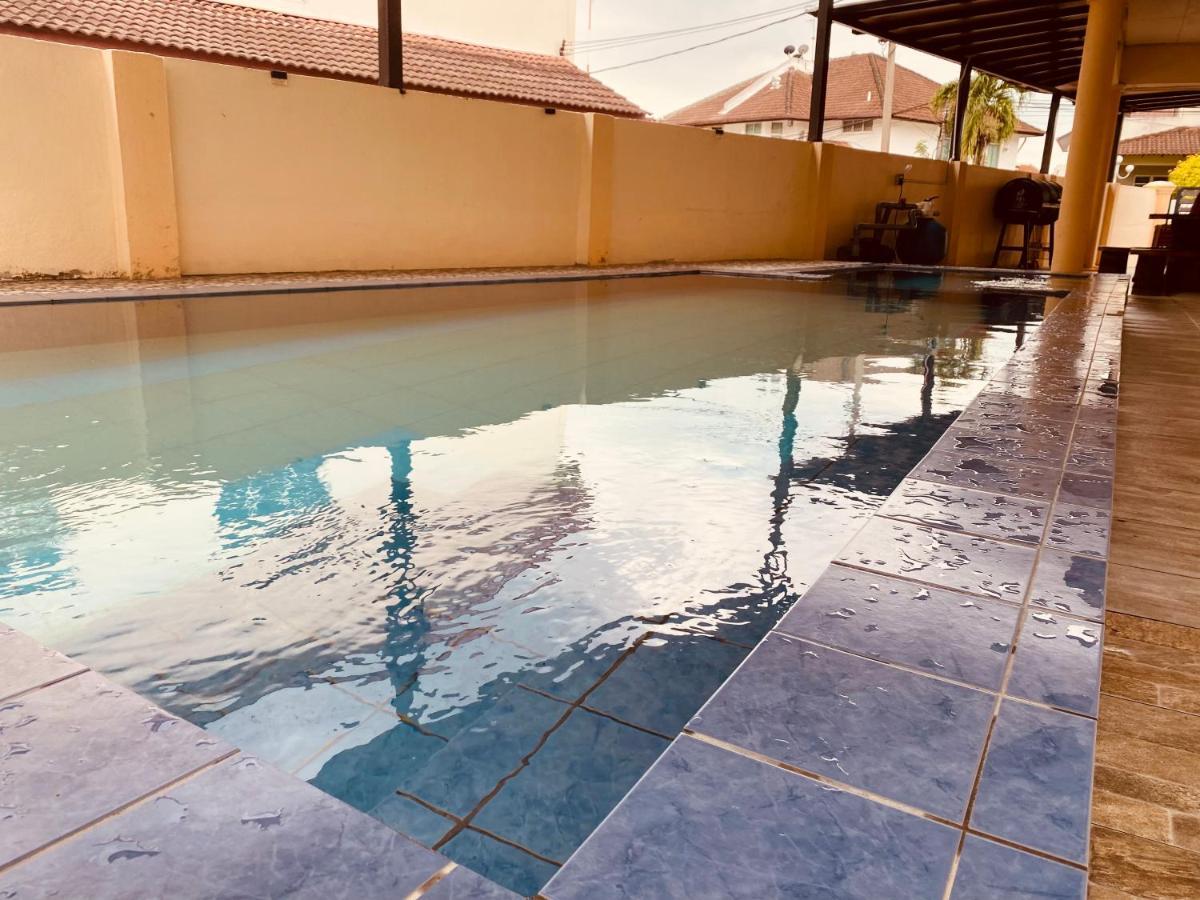Casa Drezqi Homestay Melaka Private Pool Exterior photo